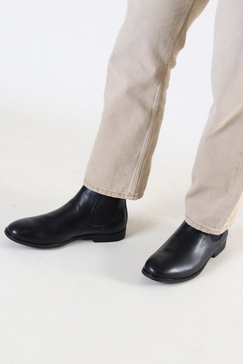 Liebhaveri Chelsea Boots Black