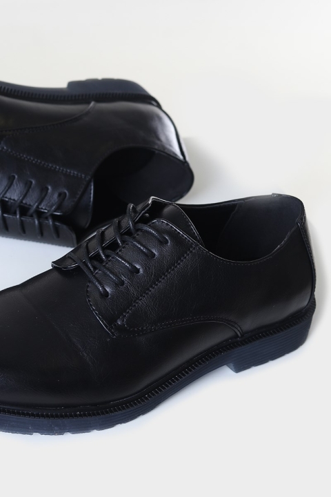 Liebhaveri Chris Derby Schoen Black